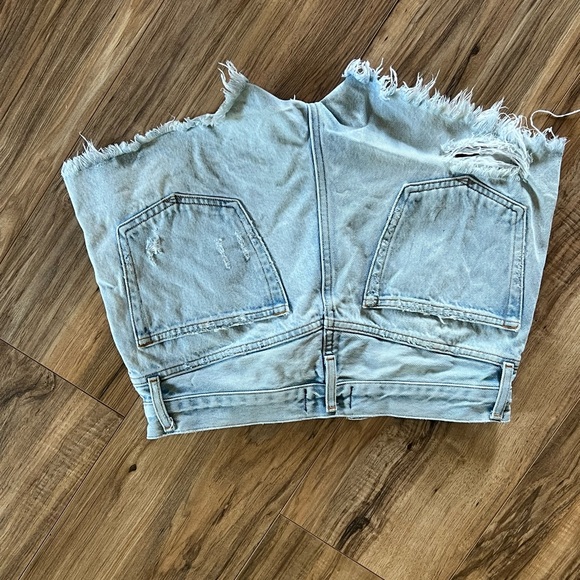 Agolde Parker high rise cutoff short! Size 25 in great condition! - Picture 2 of 4